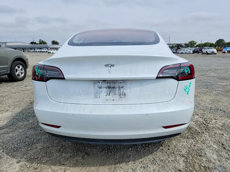 2018 TESLA MODEL 3   