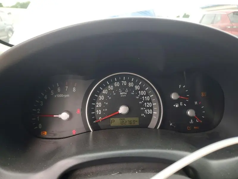 2010 KIA SEDONA LX  