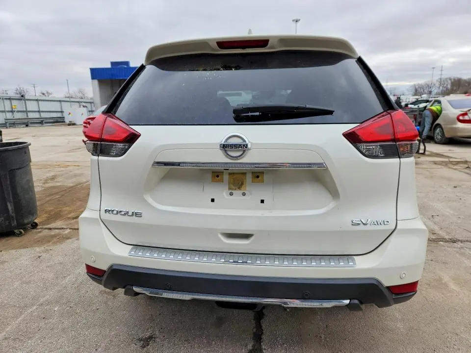 2020 NISSAN ROGUE SV  