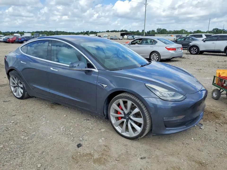 2018 TESLA MODEL 3   
