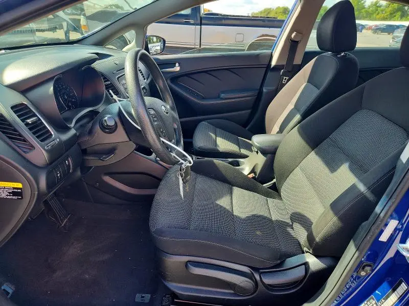 2017 KIA FORTE LX  