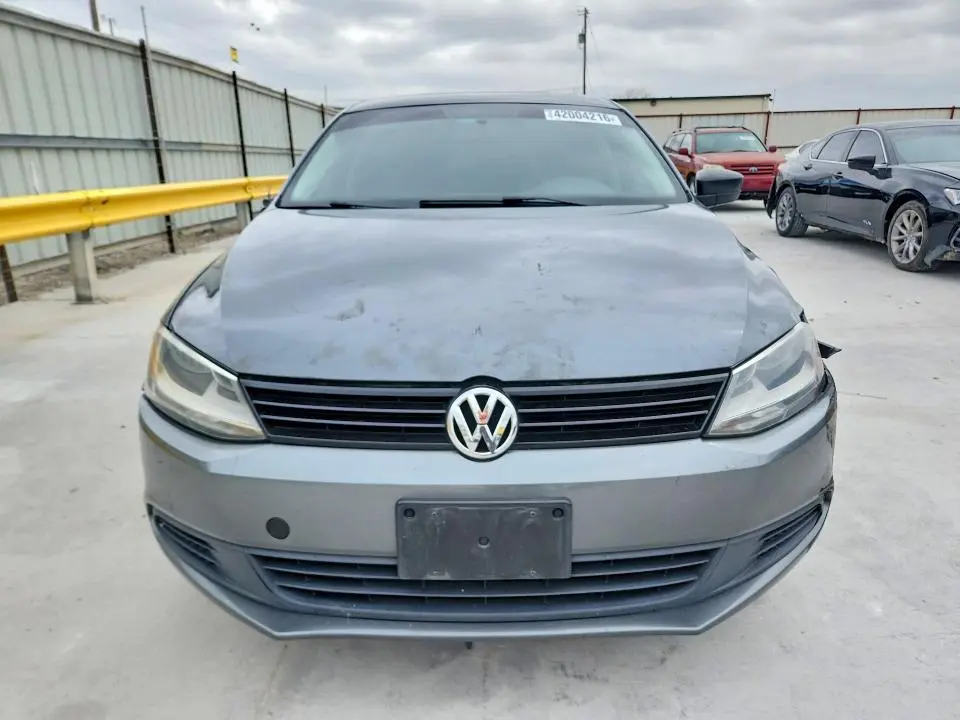 2013 VOLKSWAGEN JETTA BASE  