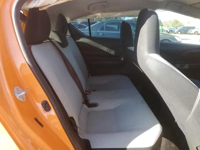 2016 TOYOTA PRIUS C   