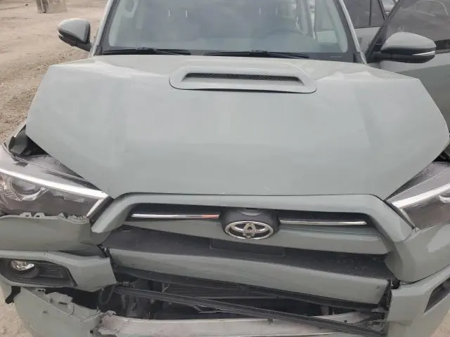 2023 TOYOTA 4RUNNER SE  