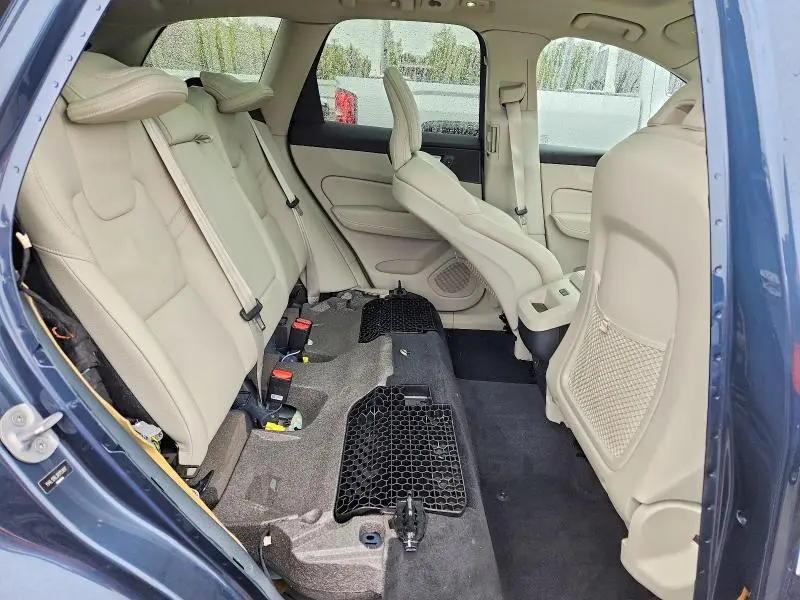 2024 VOLVO XC60 PLUS  