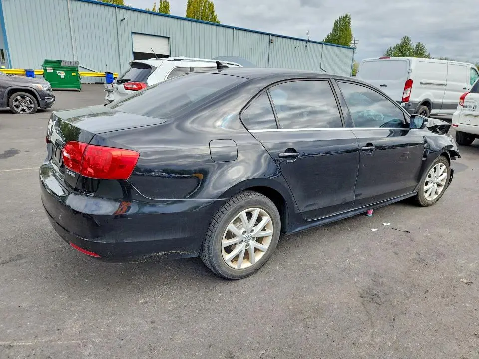 2013 VOLKSWAGEN JETTA SE  