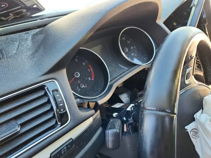 2017 VOLKSWAGEN PASSAT SE  