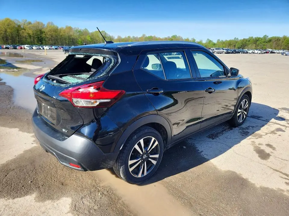 2019 NISSAN KICKS SV  