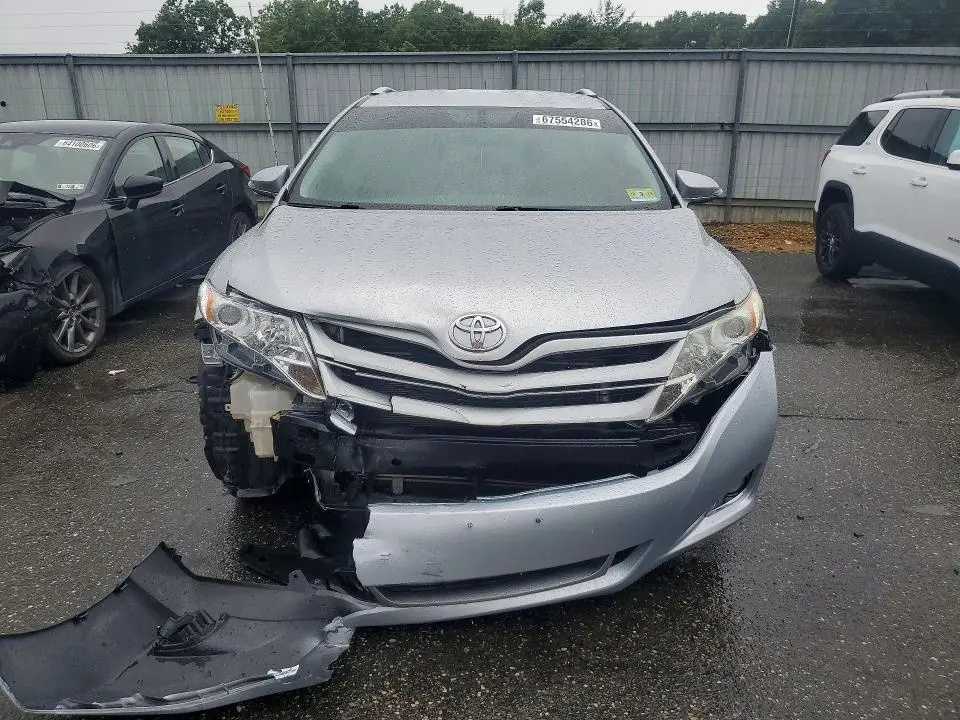 2015 TOYOTA VENZA LE  