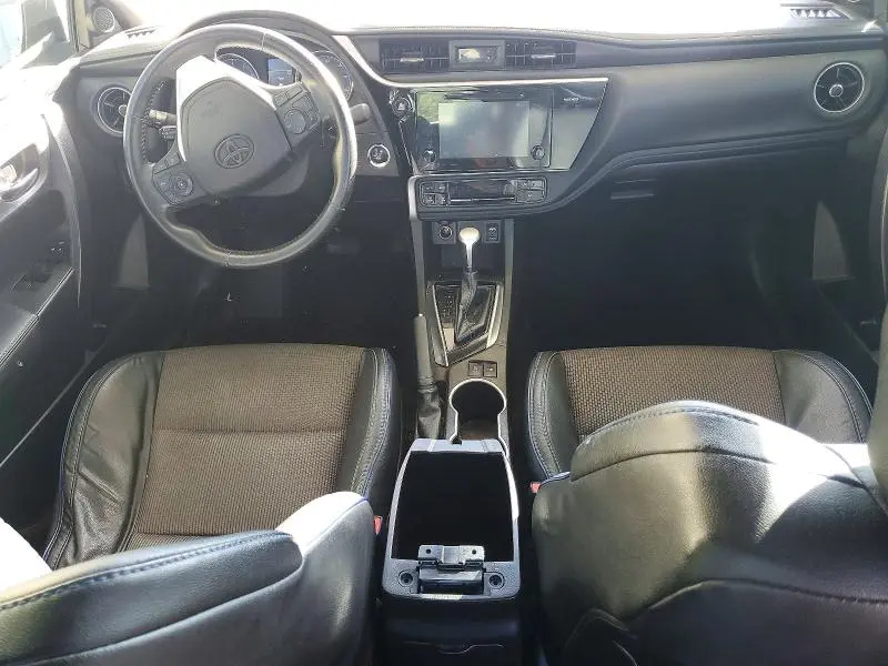 2017 TOYOTA COROLLA SE  