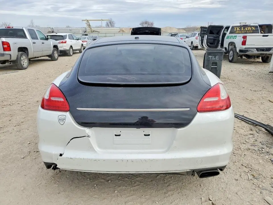 2013 PORSCHE PANAMERA 2  