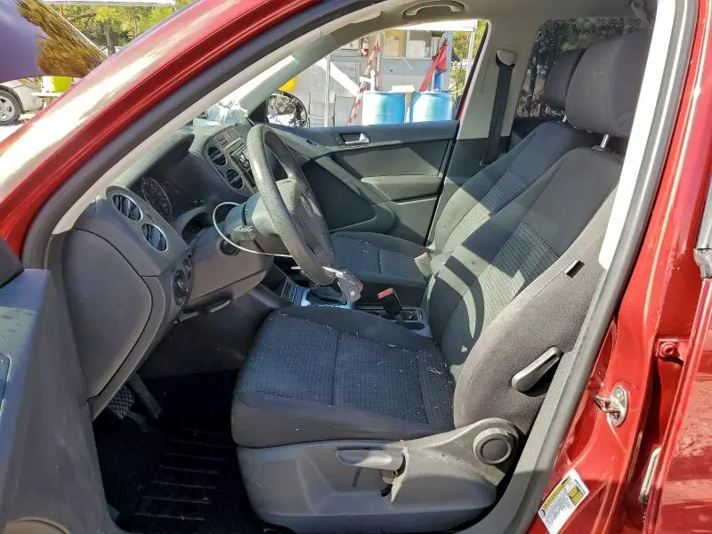 2010 VOLKSWAGEN TIGUAN SE  