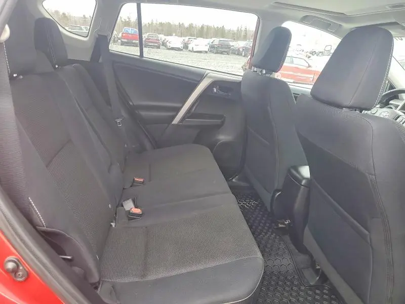 2016 TOYOTA RAV4 XLE  
