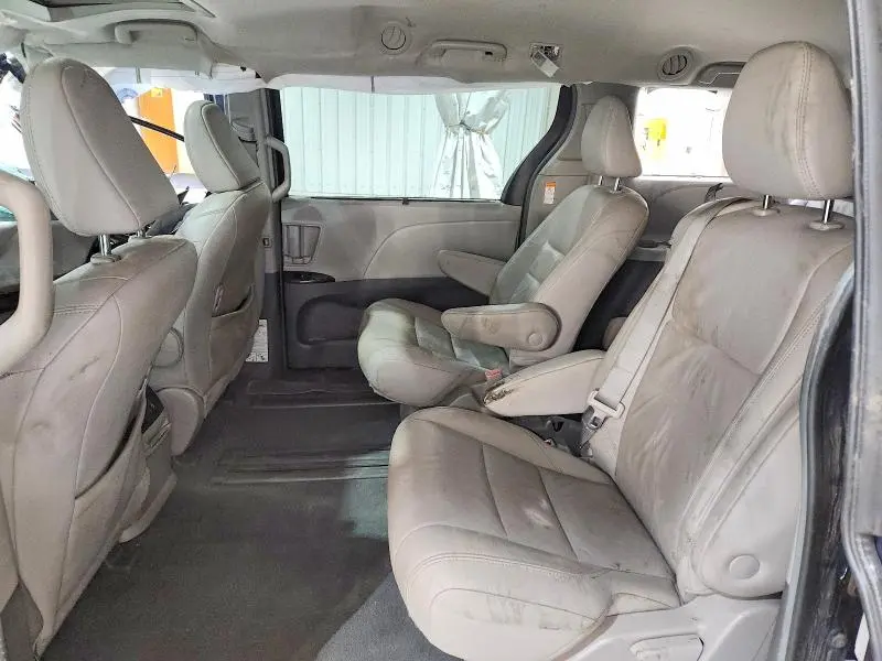 2019 TOYOTA SIENNA XLE 8-PASSENGER  