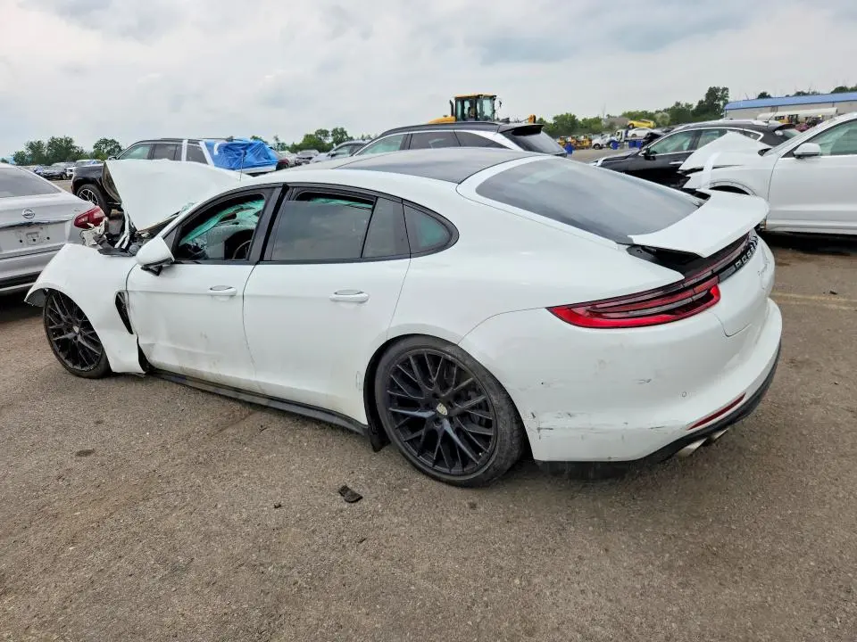 2018 PORSCHE PANAMERA 4S  