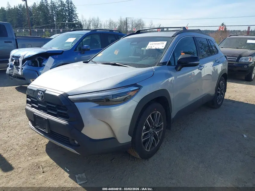 2026 TOYOTA COROLLA CROSS XLE