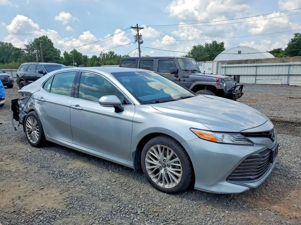 2018 TOYOTA CAMRY XLE  