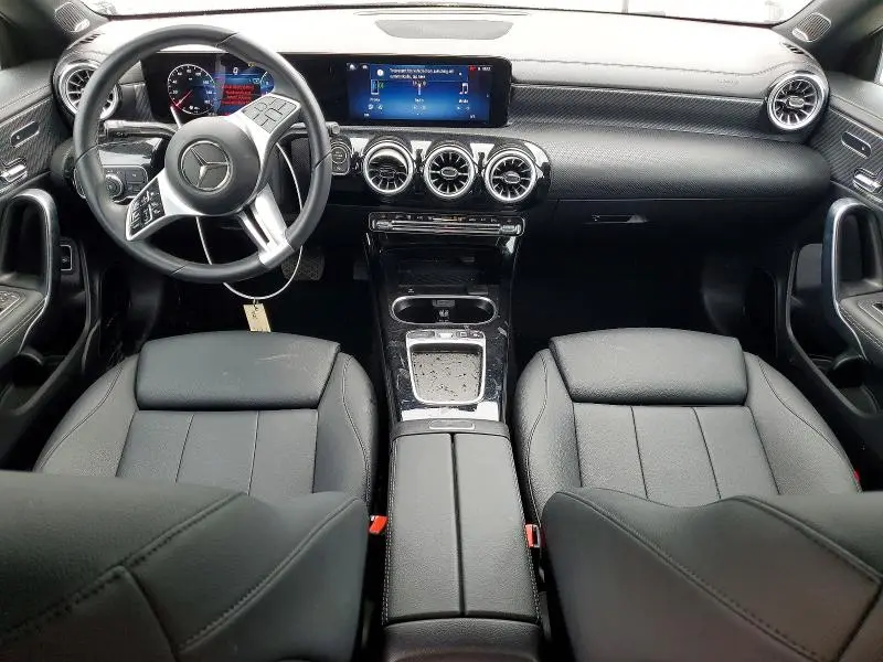 2025 MERCEDES-BENZ CLA 250  