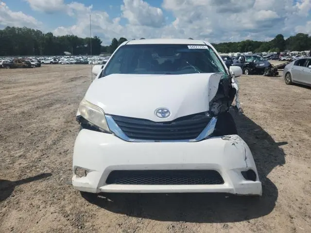 2013 TOYOTA SIENNA LE  