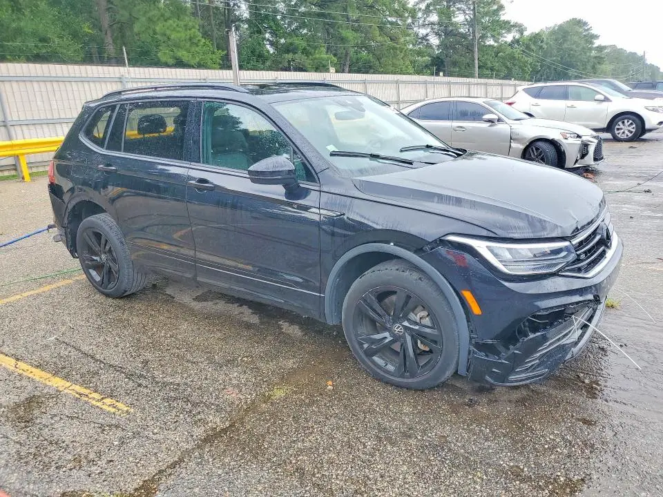 2023 VOLKSWAGEN TIGUAN SE R-LINE BLACK  
