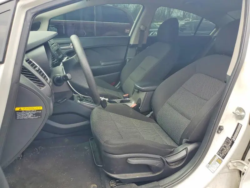 2017 KIA FORTE LX  