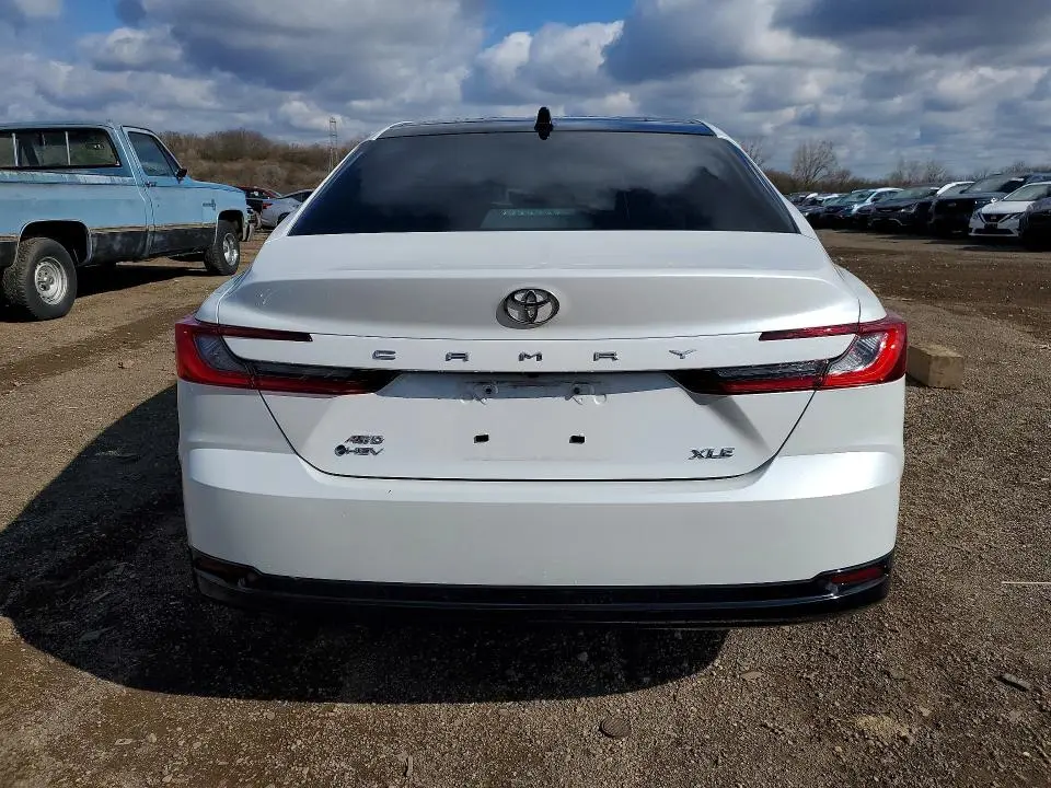 2026 TOYOTA CAMRY XLE  