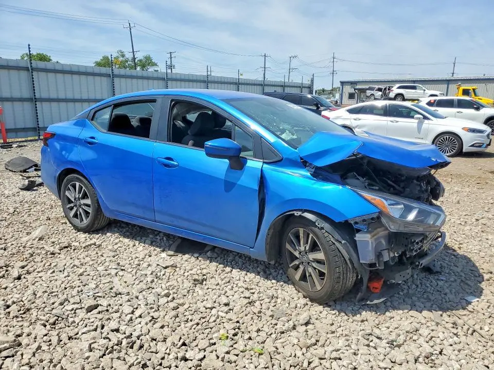2021 NISSAN VERSA SV  