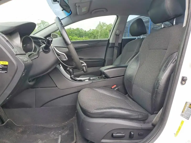 2011 HYUNDAI SONATA SE  