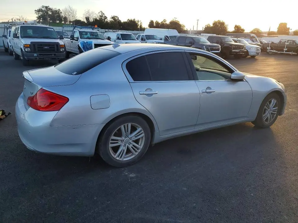 2013 INFINITI G37 BASE  