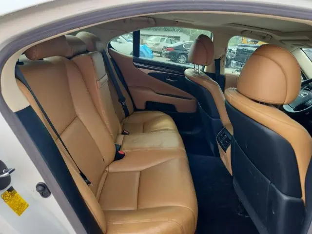 2015 LEXUS LS 460  