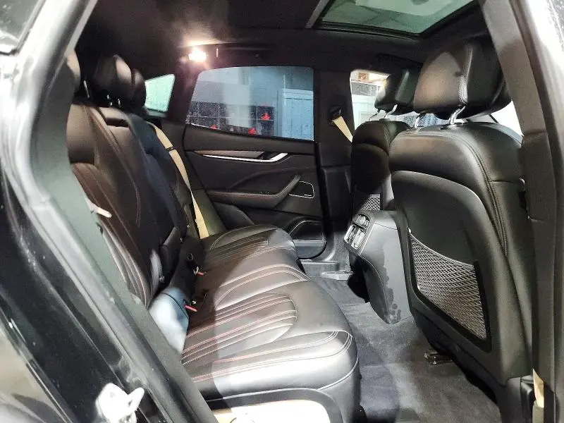 2017 MASERATI LEVANTE LUXURY  