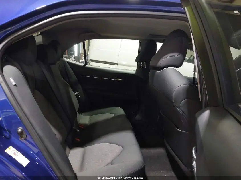 2018 TOYOTA CAMRY LE