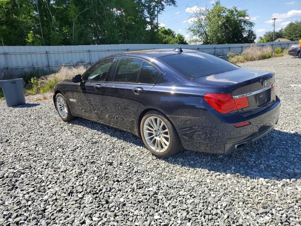 2011 BMW 750 XI  