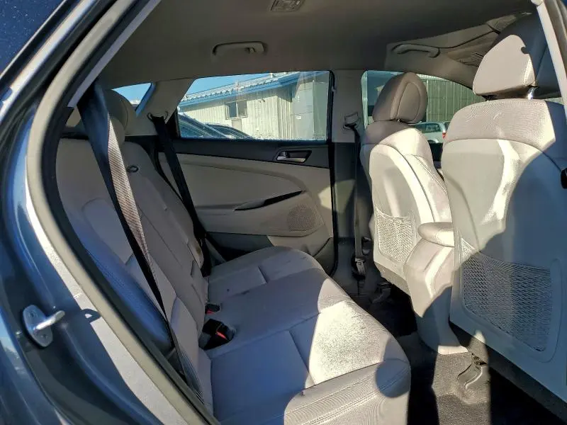 2018 HYUNDAI TUCSON SE  