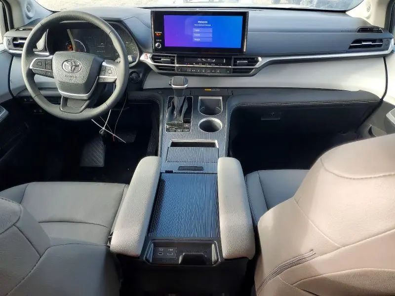 2025 TOYOTA SIENNA XLE 7-PASSENGER  