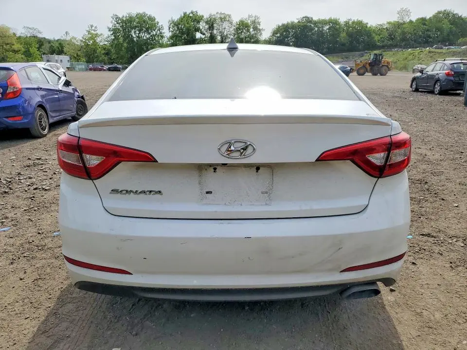 2016 HYUNDAI SONATA SE  