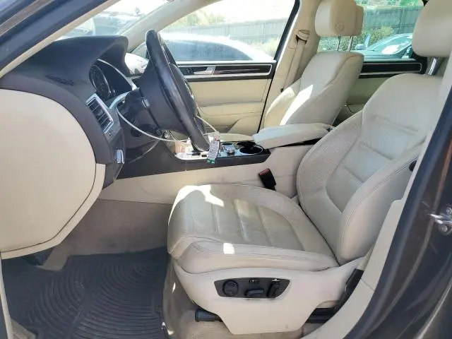 2016 VOLKSWAGEN TOUAREG SPORT  