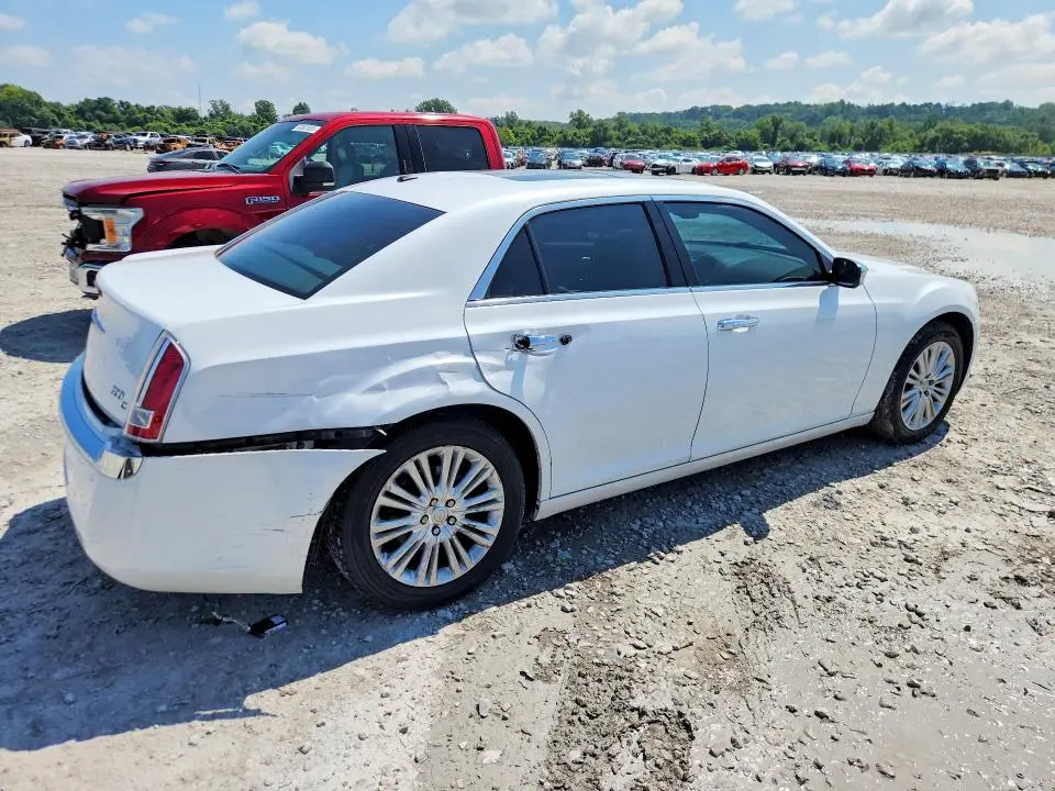 2013 CHRYSLER 300C   