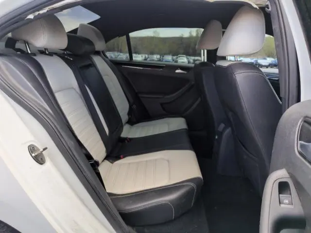 2015 VOLKSWAGEN JETTA SE  
