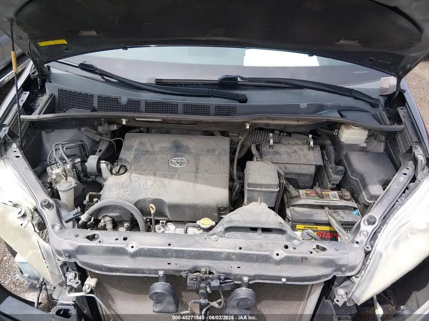 2012 TOYOTA SIENNA XLE V6 8 PASSENGER