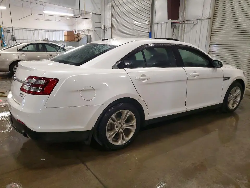 2015 FORD TAURUS SEL  