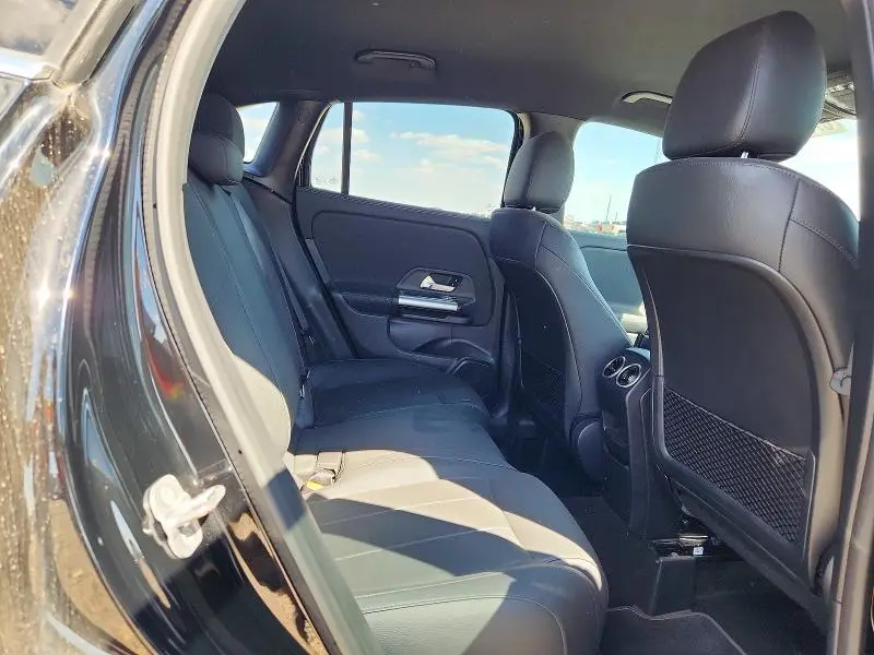 2025 MERCEDES-BENZ GLA 250  