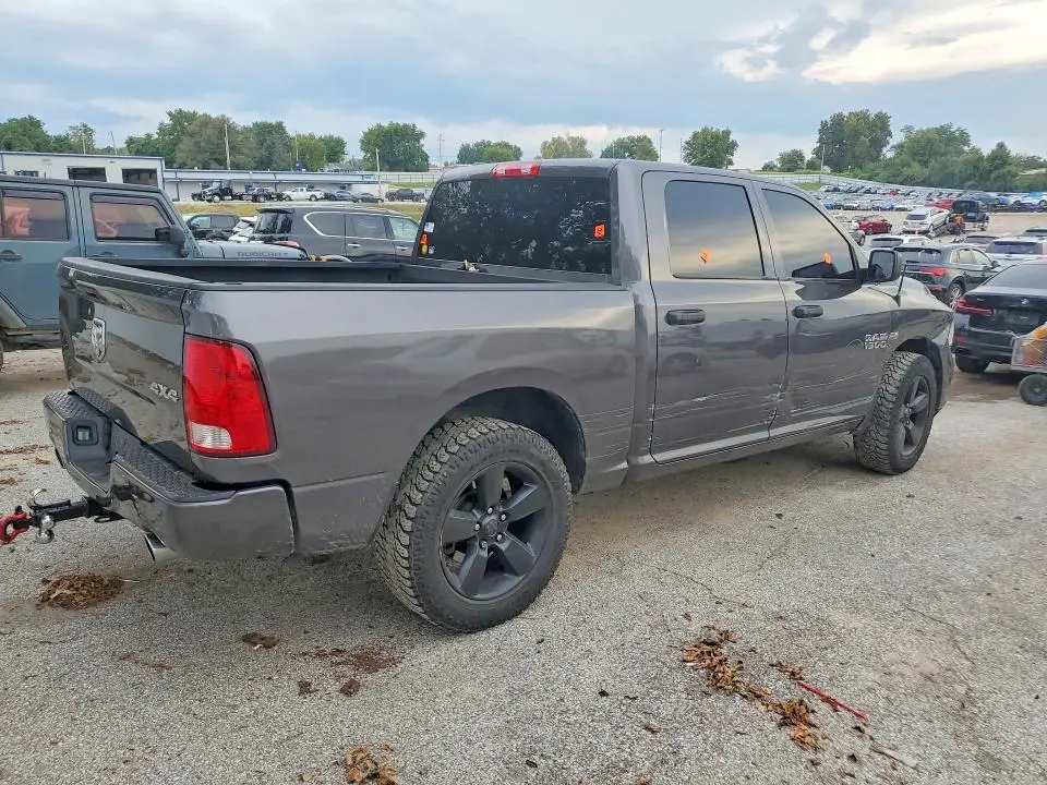 2016 RAM 1500 ST  