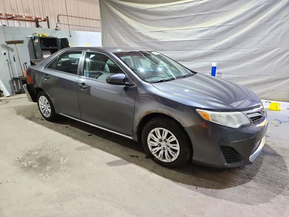 2014 TOYOTA CAMRY LE  