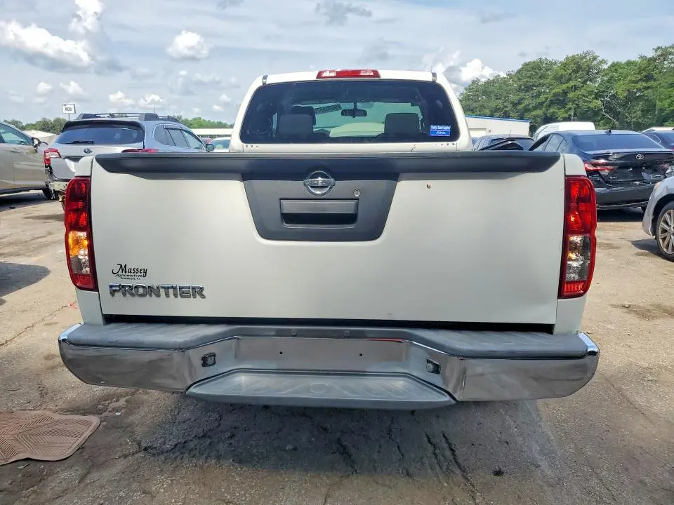 2013 NISSAN FRONTIER S  