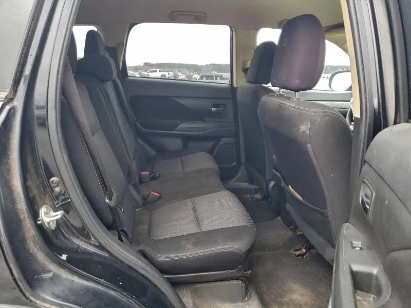 2018 MITSUBISHI OUTLANDER ES  