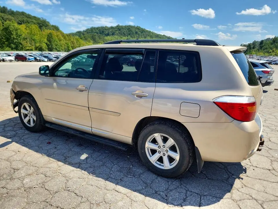 2010 TOYOTA HIGHLANDER SE  