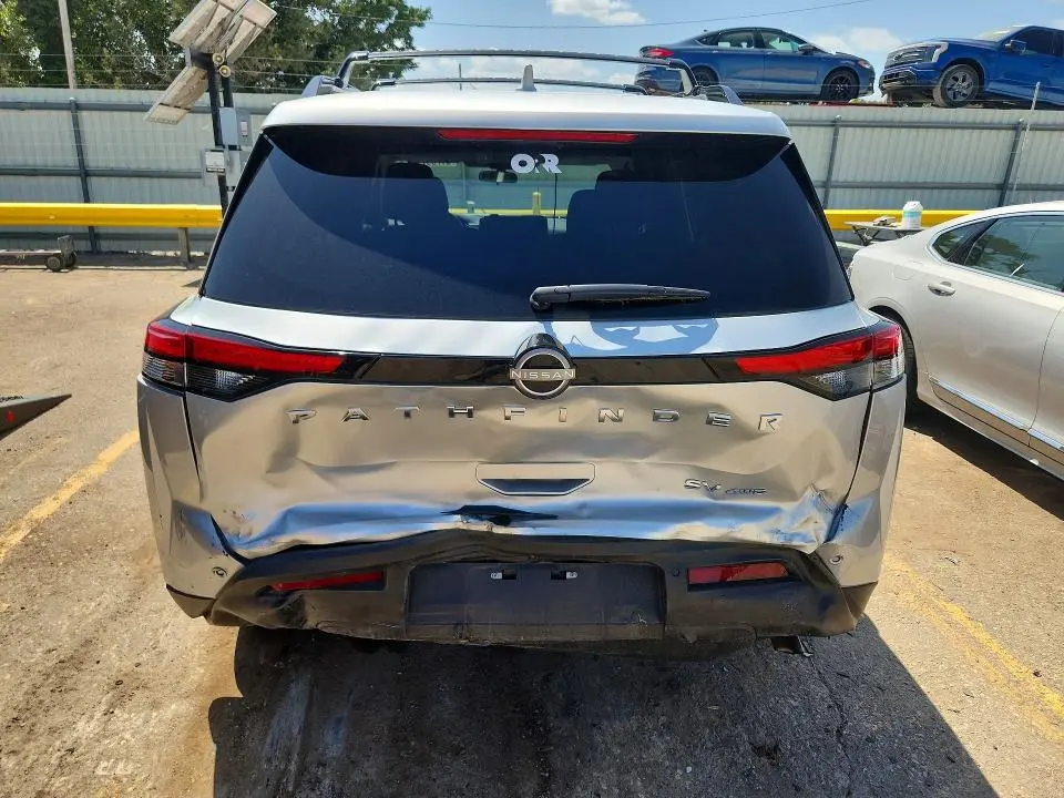 2024 NISSAN PATHFINDER SV  