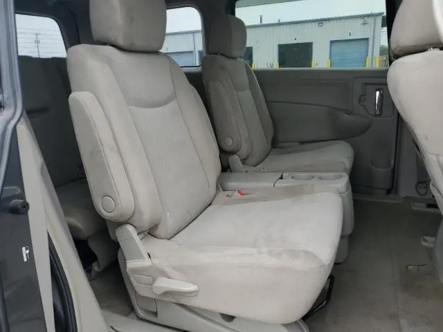 2017 NISSAN QUEST S