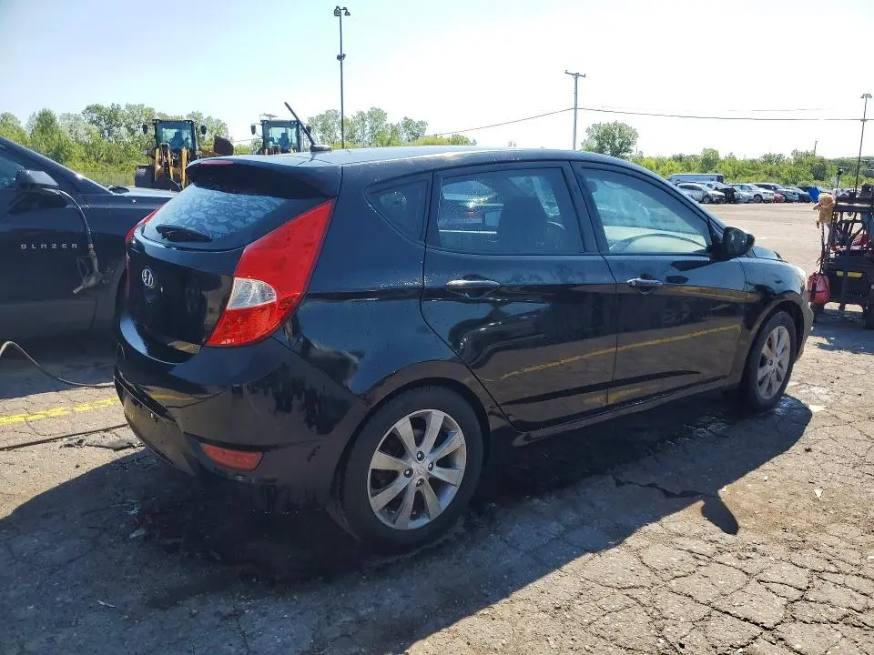 2012 HYUNDAI ACCENT SE  